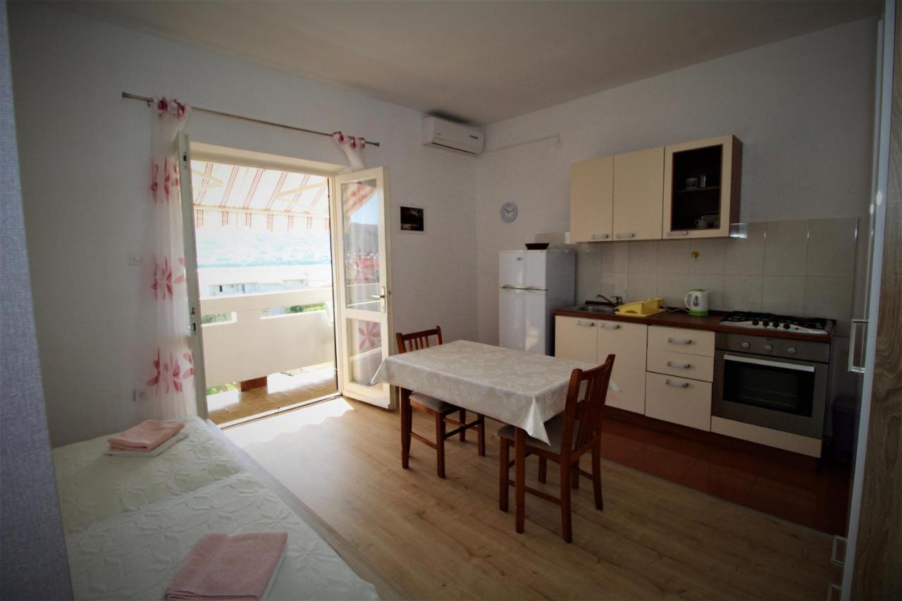 Apartments And Rooms With Parking Space Pag - 13060 Pag Town Exterior foto